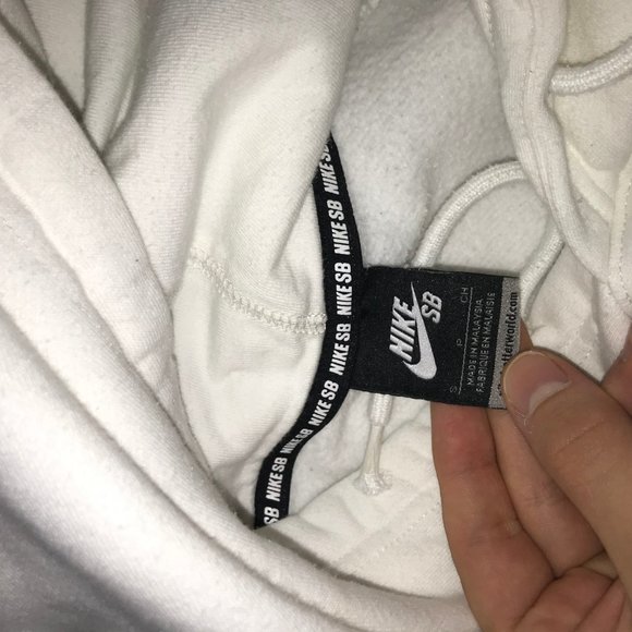 WHITE NIKE SB HOODIE (S) - Picture 3 of 5